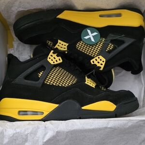 Nike Air Jordan 4 Retro "Thunder" - Size 10
